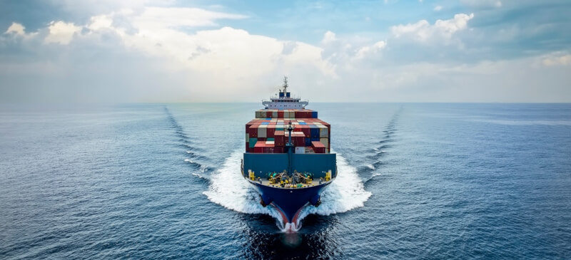 Regulacje międzynarodowe dotyczące pakowania do transportu morskiego – przepisy i wymogi