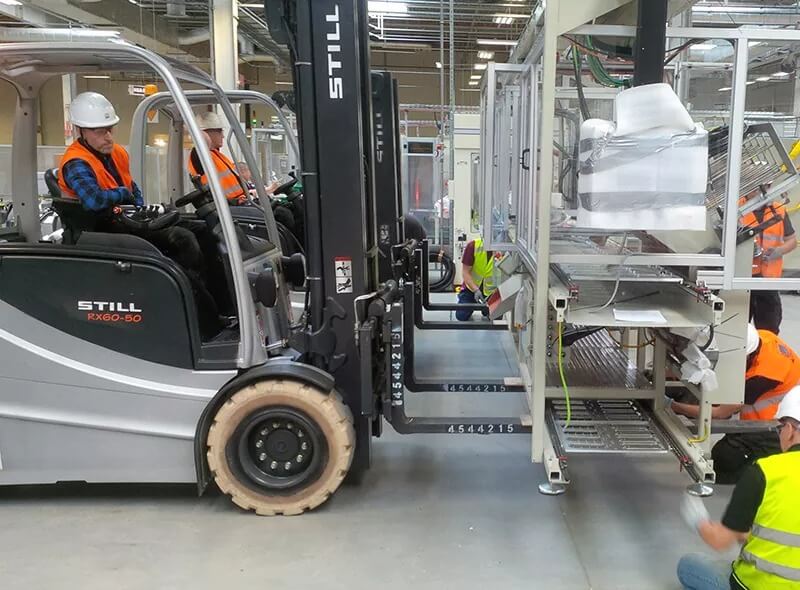 Specjalistyczny sprzęt dostosowany do relokacji maszyn i linii produkcyjnych